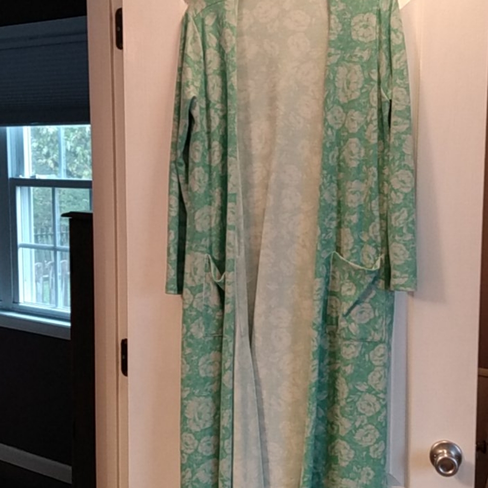 Lularoe Sarah sweater